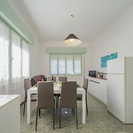 Rita By Interhome * מרינה די פיאטרסנטה