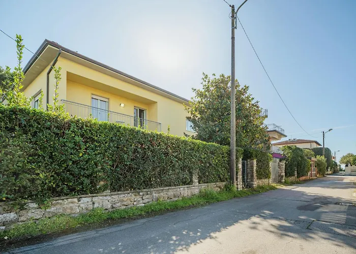 Rita By Interhome Марина-ді-П'єтразанта